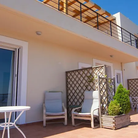 Dio Petres Bed & Breakfast *