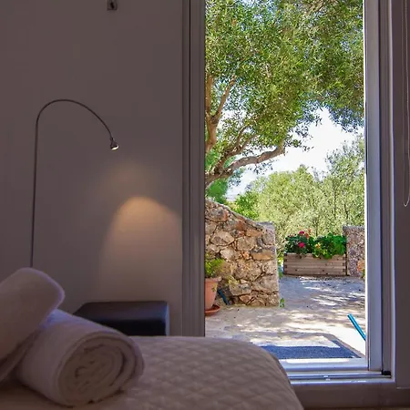 Dio Petres Bed & Breakfast *